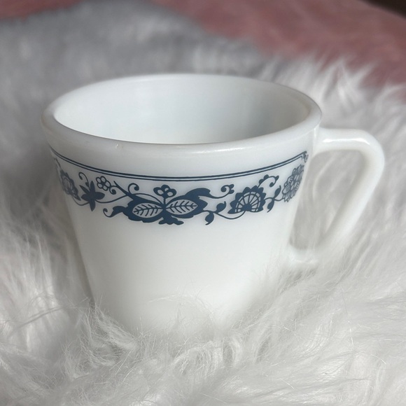 Vintage Pyrex Old Town Milk Mugs Set - Picture 2 of 4